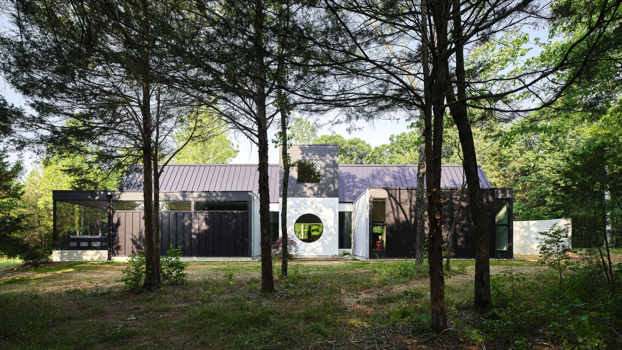 
  Dogtrot House by Studio Becker Xu