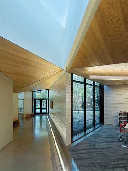 Lamplighter School Innovation Lab And Barn By Marlon Blackwell ...