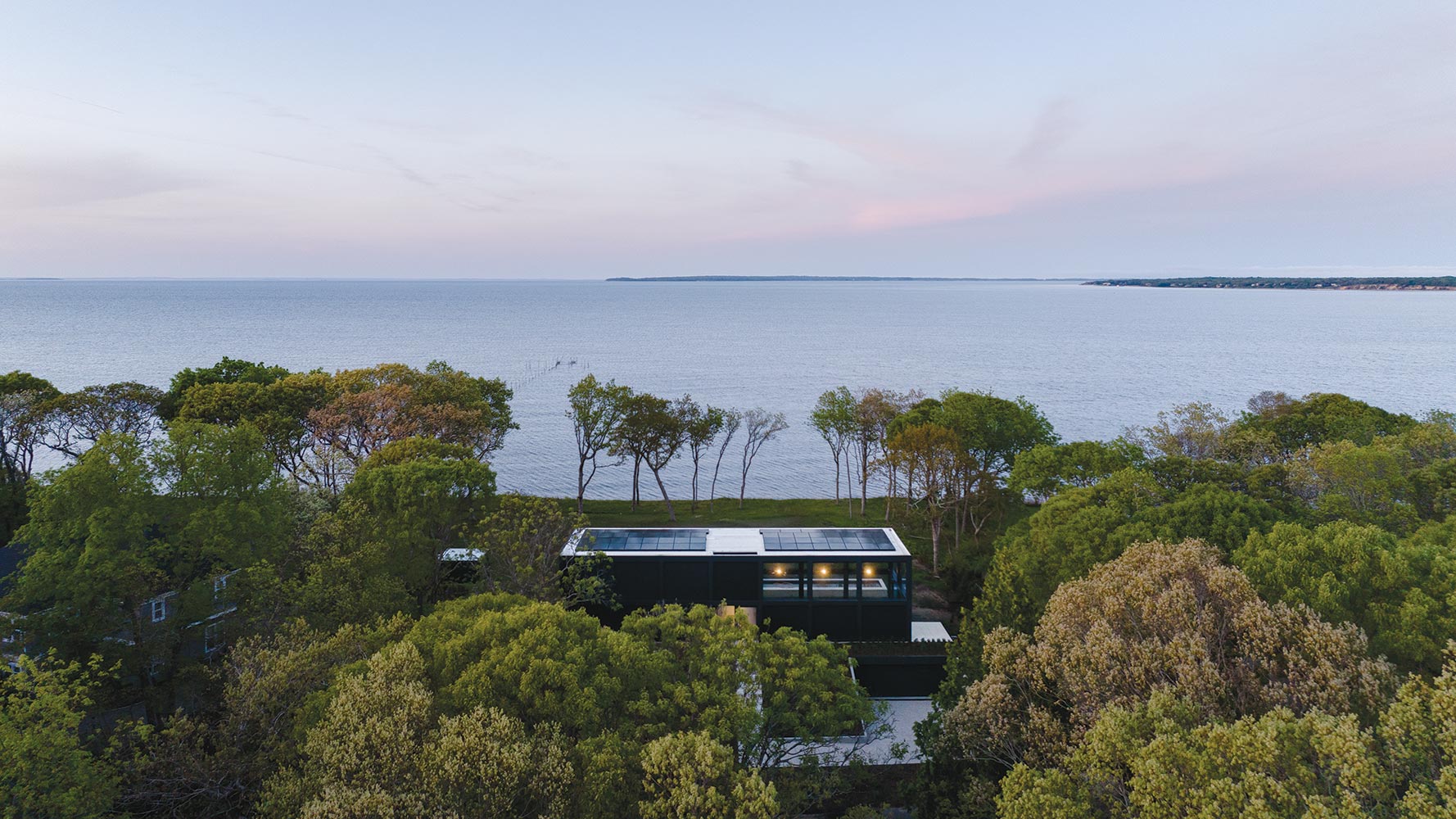 Worrell Yeung Designs an Object in the Landscape on a Spectacular Waterfront Setting