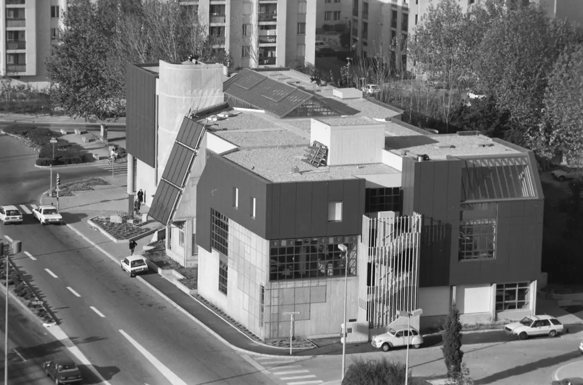 Bibliotheque Renaud Barrault.