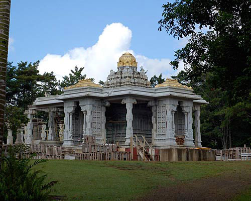 In Hawaii, a 1,600-Ton Temple Is Built by Hand | 2008-12-16 ...