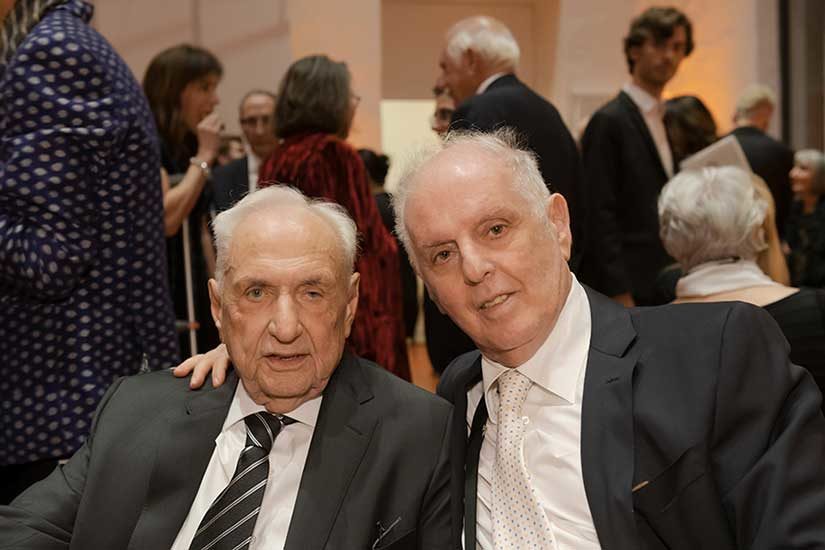 Sketches of Frank Gehry: A Conversation with Jean-Louis Cohen
