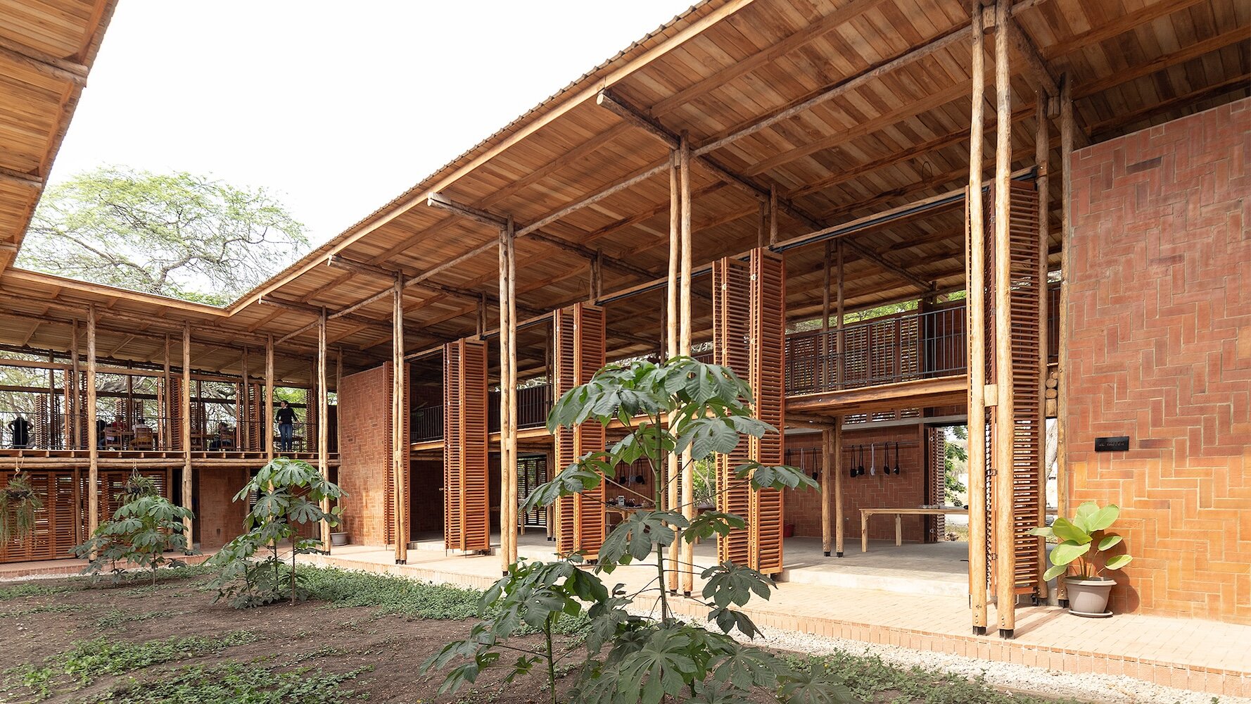 A Community Weaving Center in Rural Ecuador Wins Fifth MCHAP. emerge Award